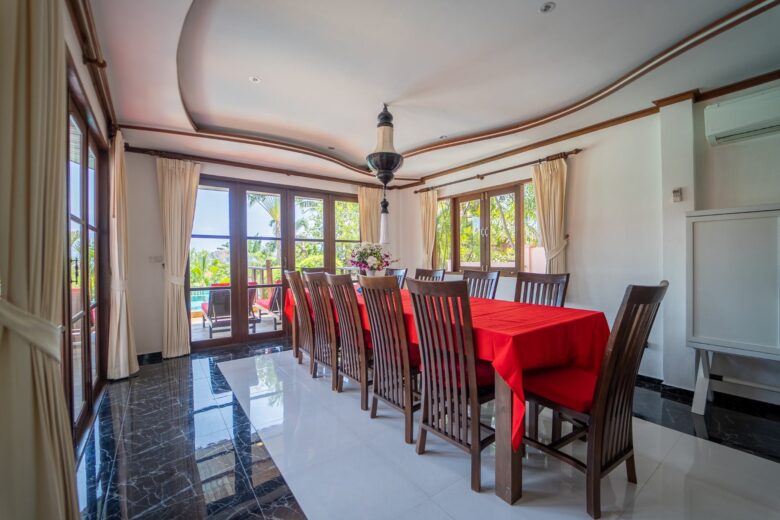 villa dining room