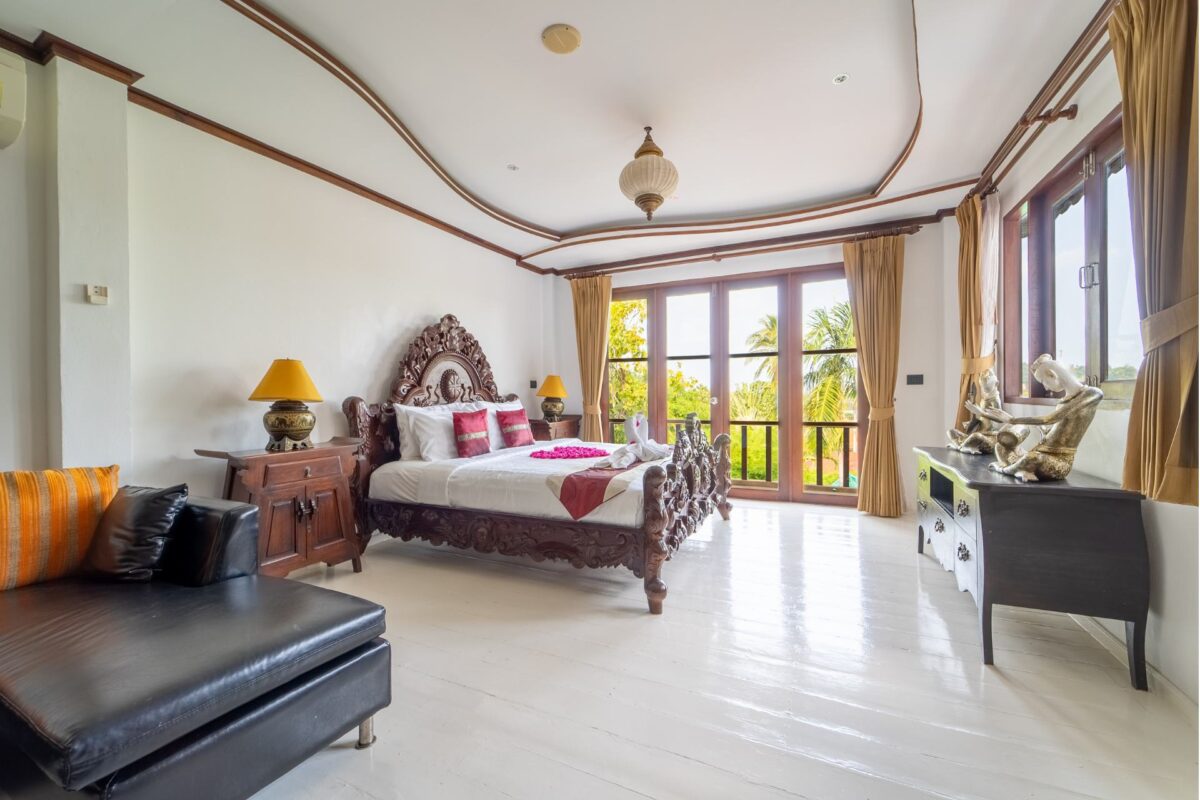 villa bedroom