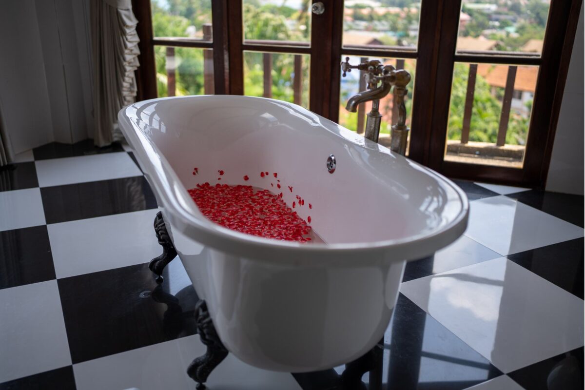 master bathtub