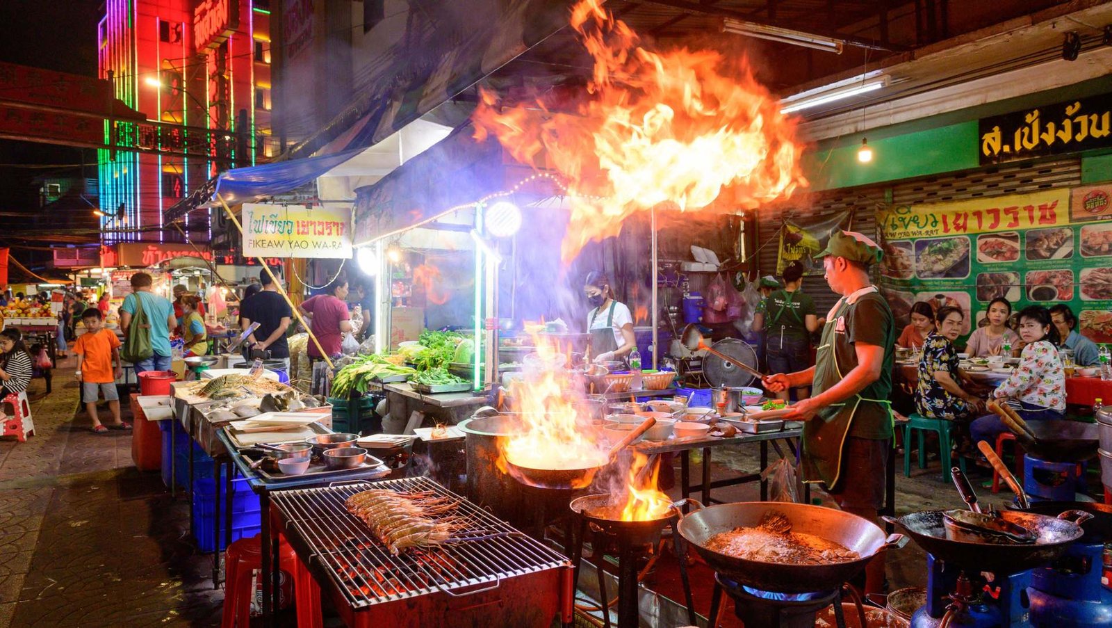 Vie nocturne à Koh Samui : Les meilleurs bars, clubs et expériences uniques
