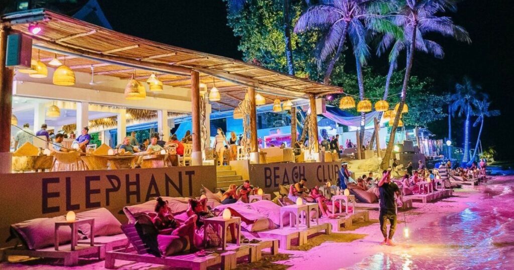 Bophut Beach Lounge bars